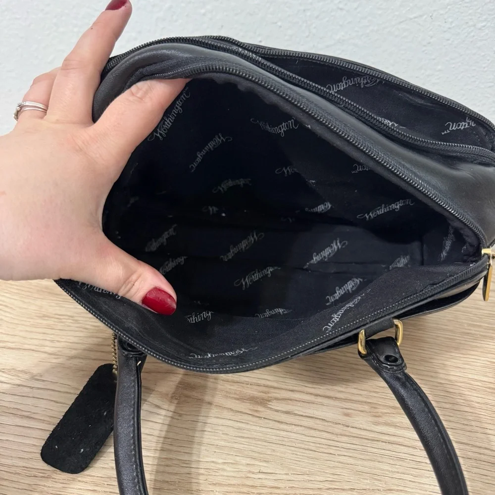 Worthington Black Leather Handbag Double‎ Handle Vintage 90s Y2K Gold Accents